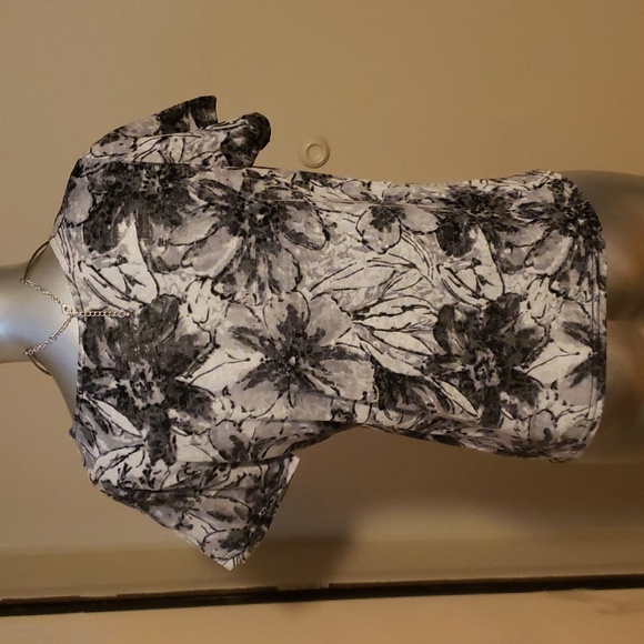 Kim Roger's Lady's ScoopNeck  Tee Shirt with Pleated Bodice Short Sleeved ♥ - Picture 4 of 7